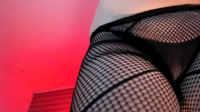 Snapshot of -Kennya chatting on 4, 12, 2025 -Kennya online show from 4, 12, 2025