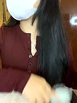 Snapshot of Hanni_22 chatting on 25, 11, 2025 Hanni 22 online show from 25, 11, 2025