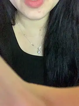 Snapshot of Hanni_22 chatting on 26, 11, 2025 Hanni 22 online show from 26, 11, 2025