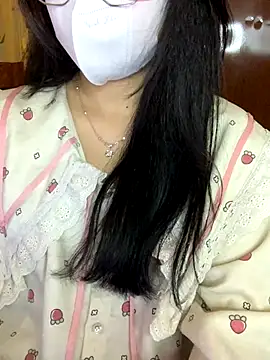 Snapshot of Hanni_22 chatting on 27, 11, 2025 Hanni 22 online show from 27, 11, 2025