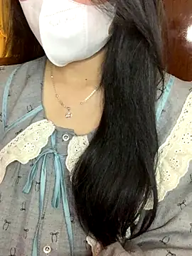 Snapshot of Hanni_22 chatting on 29, 11, 2025 Hanni 22 online show from 29, 11, 2025