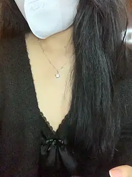 Snapshot of Hanni_22 chatting on 2, 12, 2025 Hanni 22 online show from 2, 12, 2025