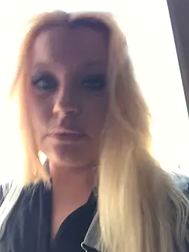 Snapshot of BunnyPleasures chatting on 4, 12, 2025 BunnyPleasures online show from 4, 12, 2025