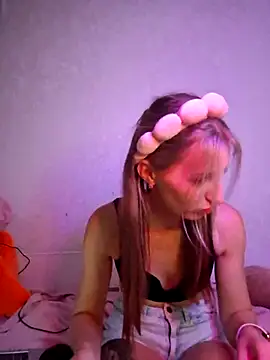 carolinakis  online show from 20, 11, 2025