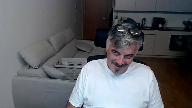 Buidapest online show from 2, 2, 2026