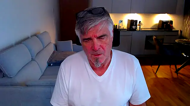 Buidapest online show from 25, 3, 2026