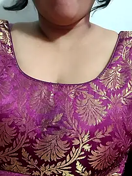 Snapshot of Winter_XOXO chatting on 14, 12, 2025 Winter XOXO online show from 14, 12, 2025