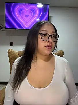 Snapshot of Whitneyy chatting on 17, 11, 2025 Whitneyy online show from 17, 11, 2025