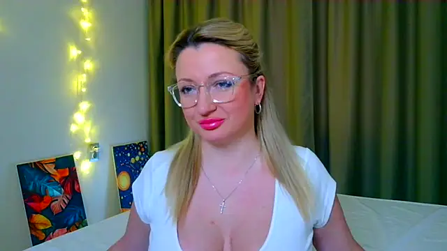 Snapshot of MilaLove__ chatting on 20, 11, 2025 MilaLove online show from 20, 11, 2025