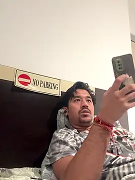 Snapshot of Jhonneeey chatting on 19, 11, 2025 Jhonneeey online show from 19, 11, 2025