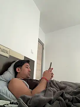 Snapshot of Jhonneeey chatting on 21, 11, 2025 Jhonneeey online show from 21, 11, 2025