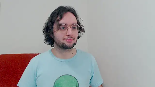 Snapshot of eren_jaeger2000 chatting on 5, 12, 2025 eren jaeger2000 online show from 5, 12, 2025