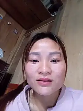 Snapshot of Lee-Thee chatting on 17, 11, 2025 Lee-Thee online show from 17, 11, 2025