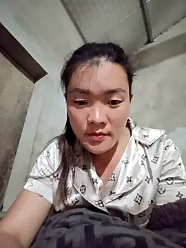 Snapshot of meomeo-00 chatting on 15, 12, 2025 meomeo-00 online show from 15, 12, 2025