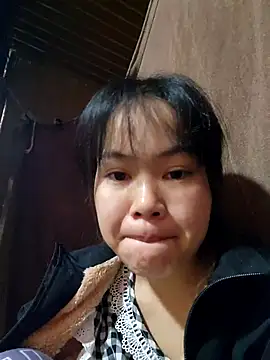 Snapshot of Xiu-L chatting on 23, 11, 2025 Xiu-L online show from 23, 11, 2025