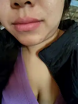 Snapshot of Xiu-L chatting on 25, 11, 2025 Xiu-L online show from 25, 11, 2025