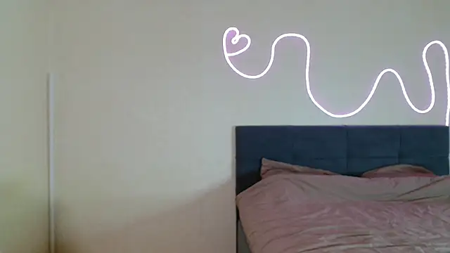 Snapshot of eva_vuv chatting on 22, 11, 2025 eva vuv online show from 22, 11, 2025