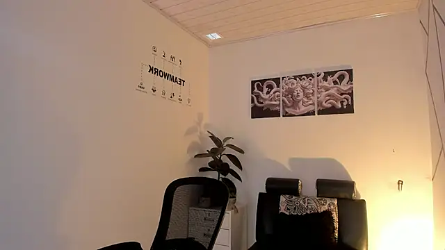 James Adams 01 online show from 5, 12, 2025