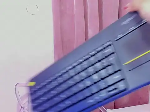 Xelena Kiss online show from 27, 11, 2025