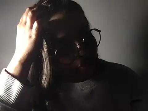 Snapshot of raveena_hot chatting on 19, 12, 2025 raveena hot online show from 19, 12, 2025