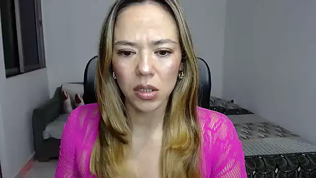 Annie Cervantez online show from 29, 5, 2026