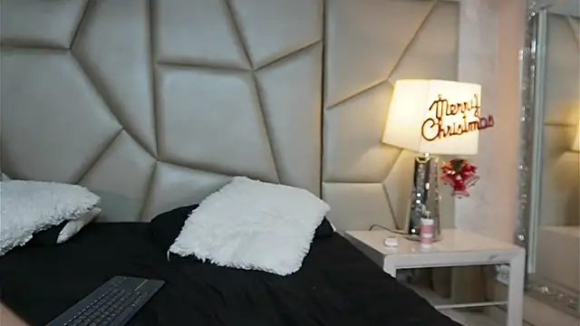 Snapshot of Be_curious chatting on 4, 12, 2025 Be curious online show from 4, 12, 2025