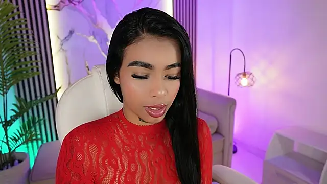 Snapshot of MeganLowell chatting on 26, 11, 2025 MeganLowell online show from 26, 11, 2025