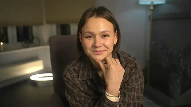 DeliaBernon online show from 18, 11, 2025