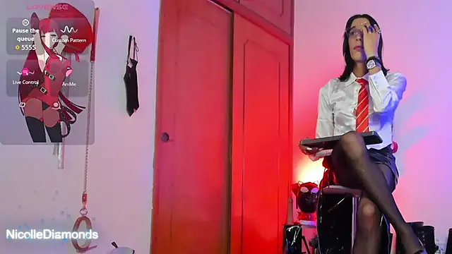 Snapshot of NicolleDiamondss chatting on 19, 11, 2025 NicolleDiamondss online show from 19, 11, 2025