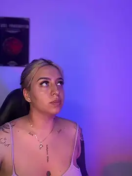 VeloraVyxen  online show from 22, 11, 2025