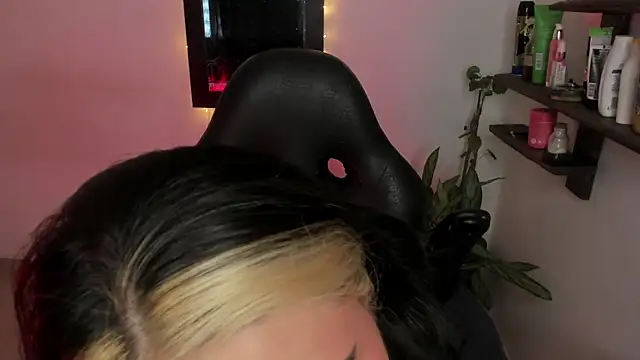 VeloraVyxen  online show from 19, 12, 2025