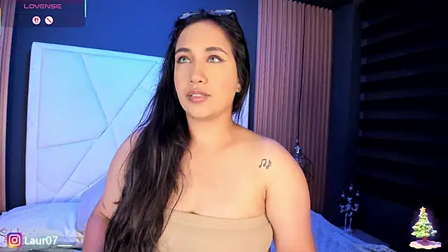 Snapshot of Lauroberts7 chatting on 16, 12, 2025 Lauroberts7 online show from 16, 12, 2025