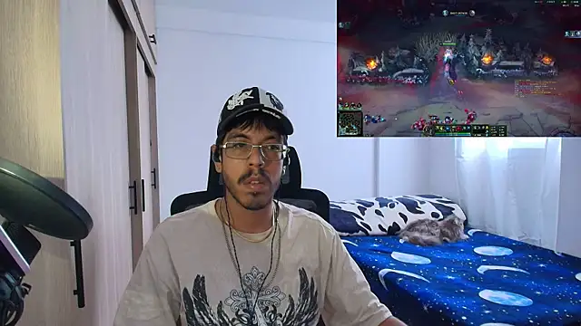 Snapshot of naitt_ chatting on 22, 11, 2025 naitt online show from 22, 11, 2025