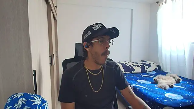 Snapshot of naitt_ chatting on 29, 11, 2025 naitt online show from 29, 11, 2025