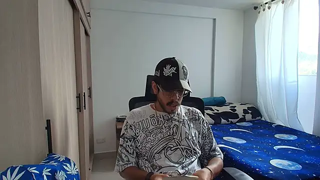 Snapshot of naitt_ chatting on 30, 11, 2025 naitt online show from 30, 11, 2025