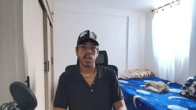 Snapshot of naitt_ chatting on 1, 12, 2025 naitt online show from 1, 12, 2025