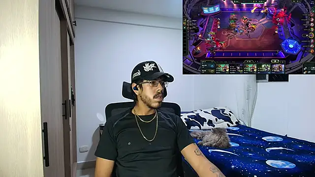 Snapshot of naitt_ chatting on 5, 12, 2025 naitt online show from 5, 12, 2025