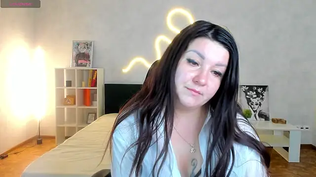 Snapshot of still__her chatting on 4, 12, 2025 still her online show from 4, 12, 2025