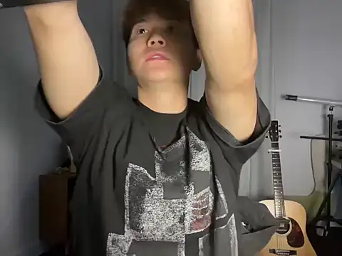 Snapshot of Juhone chatting on 21, 11, 2025 Juhone online show from 21, 11, 2025