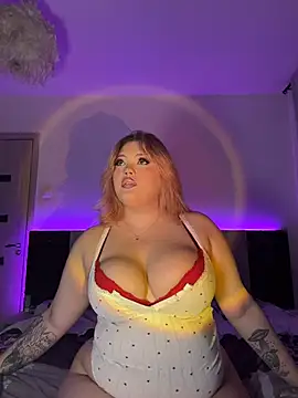 Laylaa Star online show from 19, 11, 2025