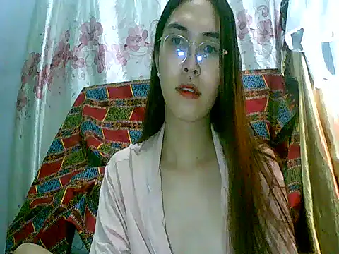 Snapshot of hottest_solel chatting on 4, 12, 2025 hottest solel online show from 4, 12, 2025