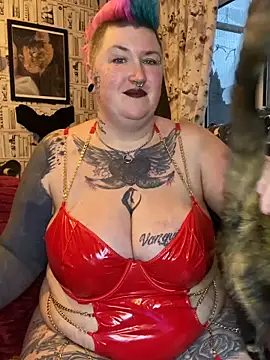 Snapshot of DamagedGoddessX chatting on 1, 12, 2025 DamagedGoddessX online show from 1, 12, 2025