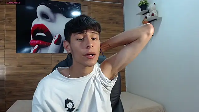 Snapshot of DraxBlade09 chatting on 19, 11, 2025 DraxBlade09 online show from 19, 11, 2025