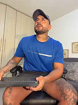 Snapshot of david10kc chatting on 25, 11, 2025 david10kc online show from 25, 11, 2025