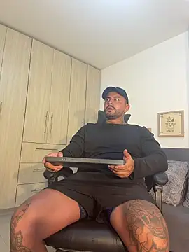 Snapshot of david10kc chatting on 25, 11, 2025 david10kc online show from 25, 11, 2025