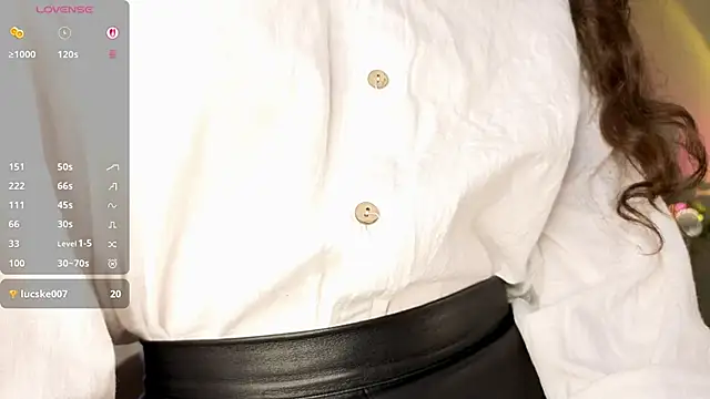 Snapshot of SudieNatera chatting on 5, 12, 2025 SudieNatera online show from 5, 12, 2025