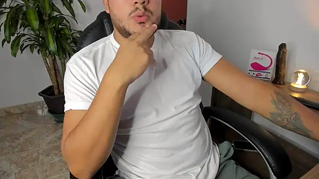 Snapshot of Mark__Brown chatting on 20, 11, 2025 Mark Brown online show from 20, 11, 2025