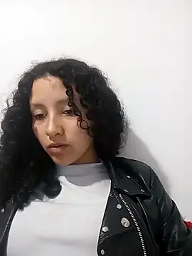 Snapshot of pettymoon1 chatting on 13, 12, 2025 pettymoon1 online show from 13, 12, 2025