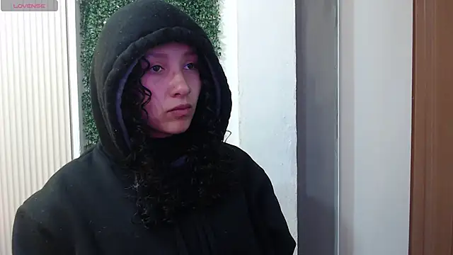 Snapshot of pettymoon1 chatting on 14, 12, 2025 pettymoon1 online show from 14, 12, 2025