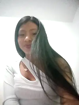 Snapshot of GabySpanic12 chatting on 28, 11, 2025 GabySpanic12 online show from 28, 11, 2025